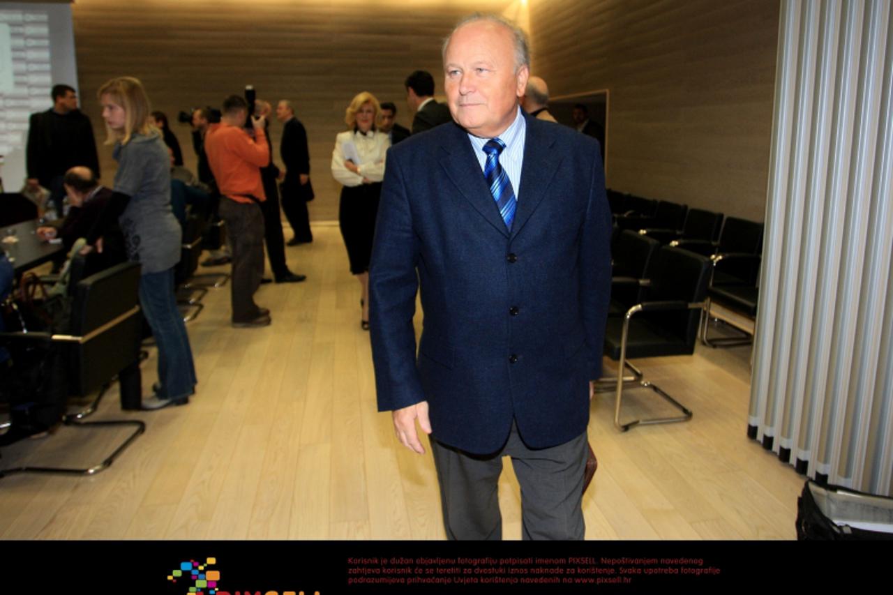 '28.12.2011., Zagreb - U organizaciji casopisa Lidera u Krasu je odrzan okrugli stol Kluba izvoznika na kojem su bili ministar financija Slavko Linic i potpredsjednik Vlade Branko Grcic. Slavko Linic.