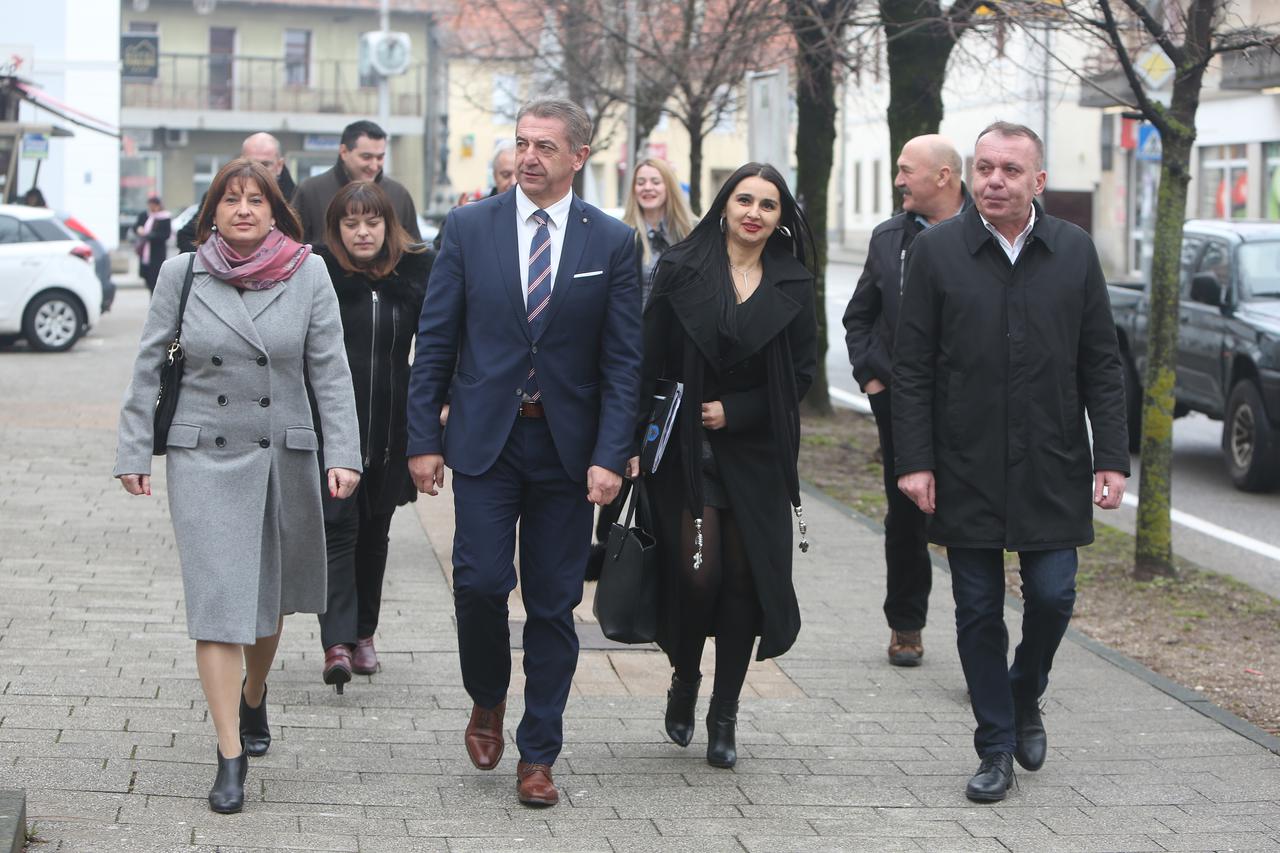 – Ovo je pobuna protiv Ćorića, od Plenkovića očekujem podršku – baca rukavicu Milinović