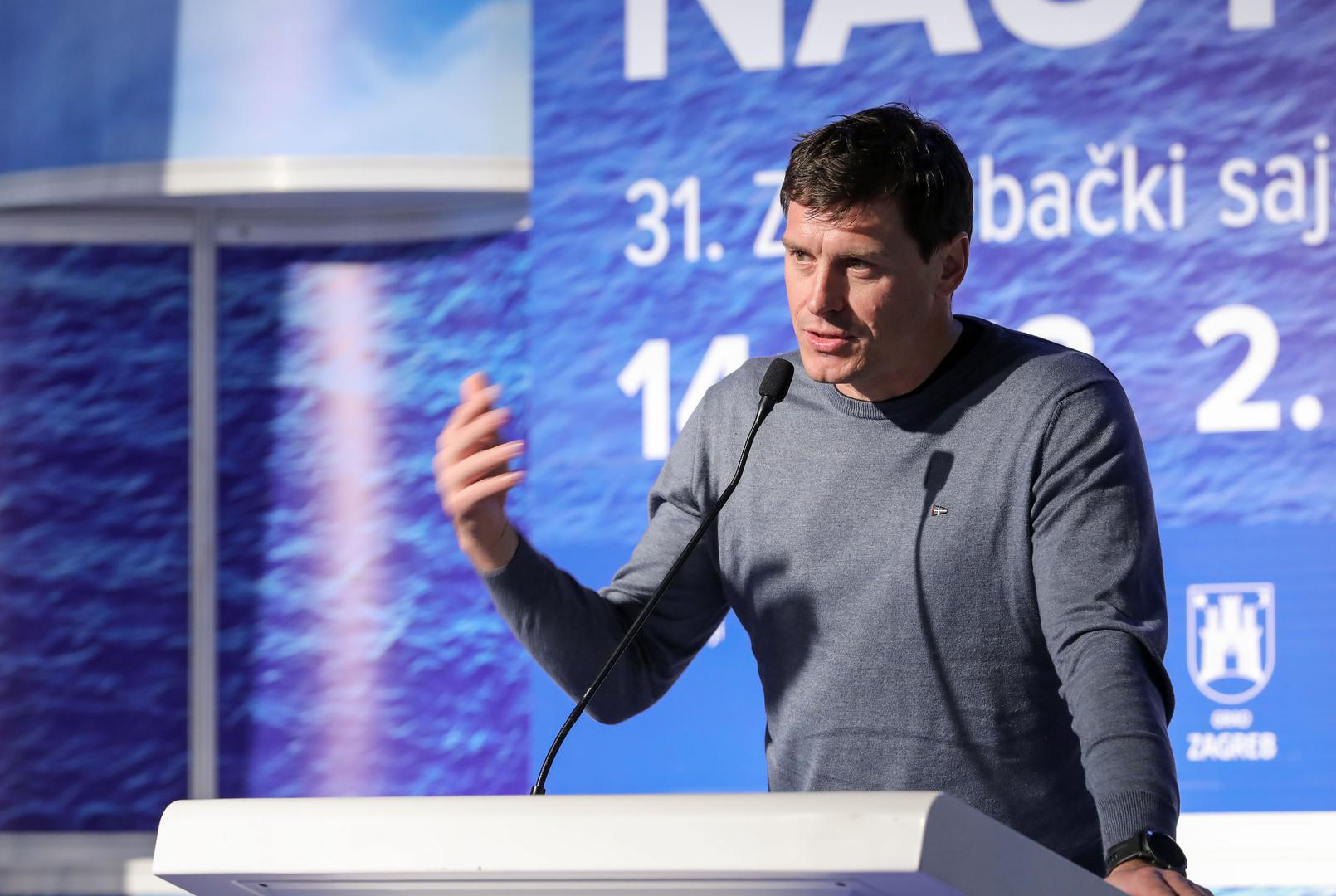 Skijaš Ivica Kostelić – Završio studij povijesti na Fakultetu hrvatskih studija.