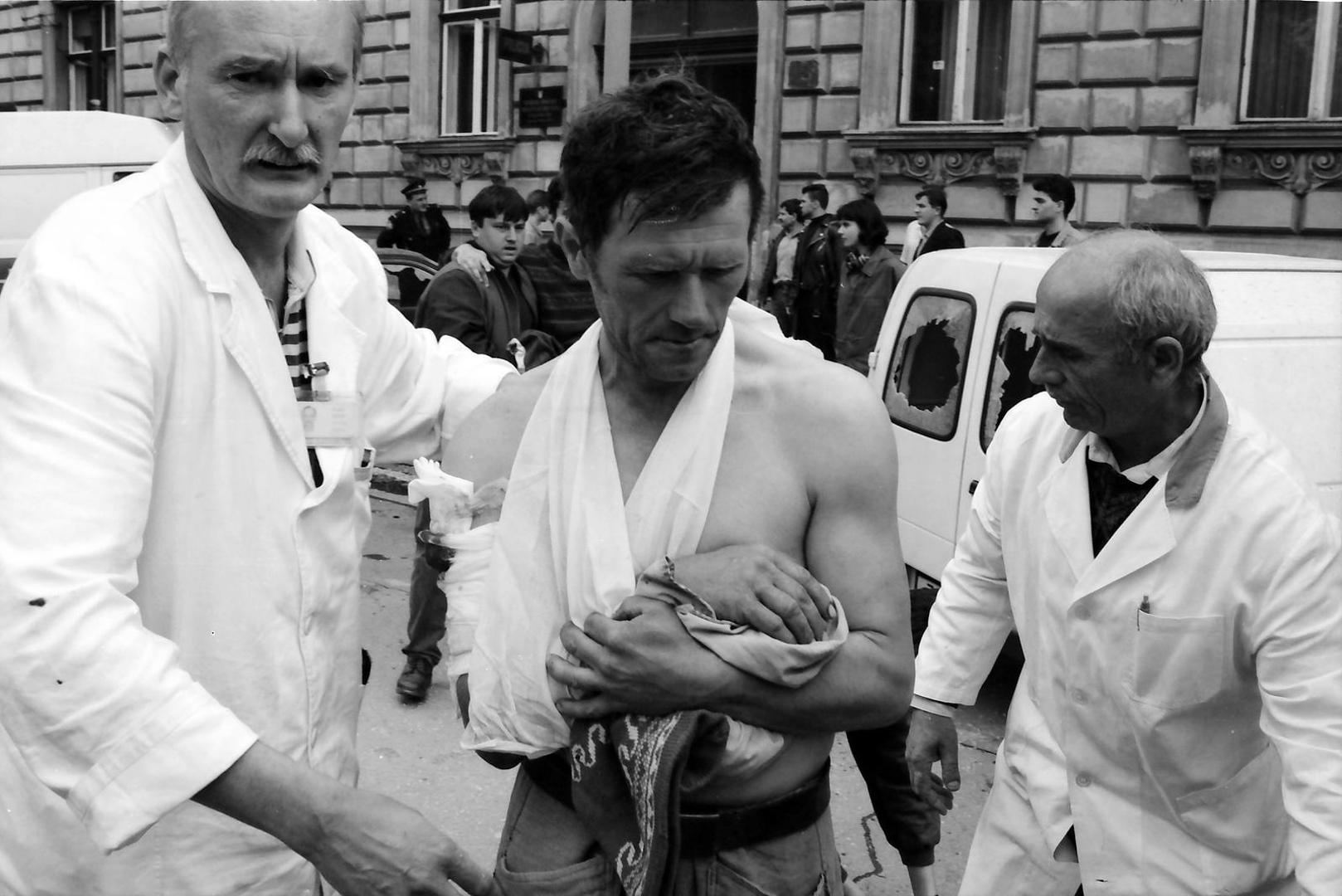 02.05.1995., Zagreb - U znak odmazde zbog akcije Bljesak kojom je Hrvatska vojska krenula u oslobadjanje zapadne Slavonije predsjednik tzv. Republike Srpske Krajine Milan Martic naredio je raketni napad kasetnim bombama na centar Zagreba prilikom kojeg je ubijeno i ranjeno vise gradjana.rPhoto: Davor Visnjic/PIXSELL