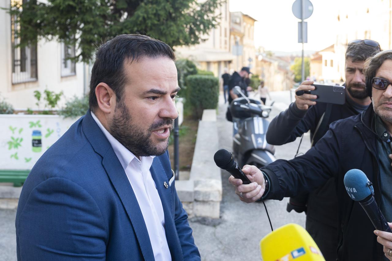Gradonačelnik Zoričić sa suprugom glasao na referendumu u Puli
