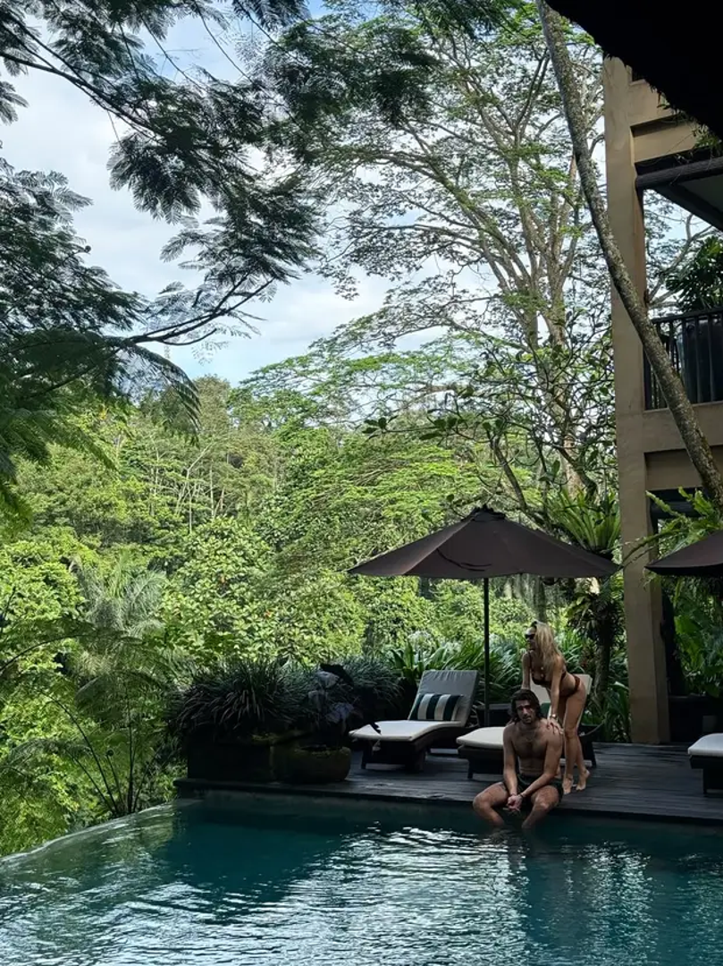 Uz nekoliko fotografija koje su podijelili na društvenim mrežama, Maja je uz osmijeh napisala kako 2026. godina može službeno početi - i to s odmorom na bajkovitom Baliju. 