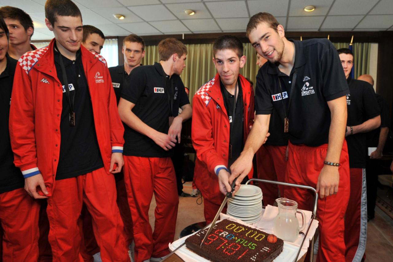 Juniorska reprezentacija, Pleso