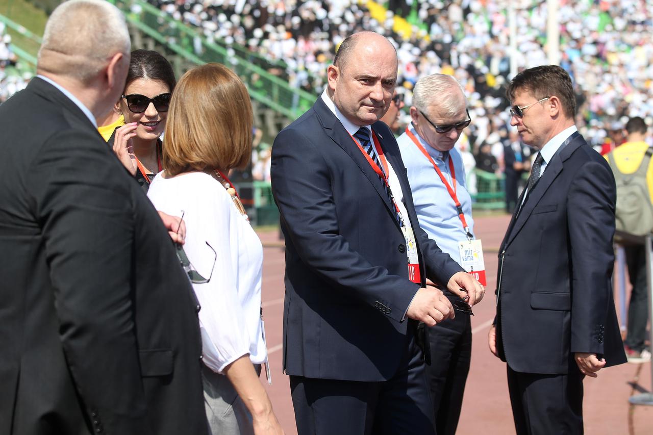 06.06.2015., Sarajevo, Bosna i Hercegovina - Sluzbeni posjet pape Franje Sarajevu. Ovo je treci papinski posjet Bosni i Hercegovini. Prethodni posjeti pape Ivana Pavla II bili su pastoralni dok je posjet pape Franje primarno drzavnicki. Nakon susreta s dr