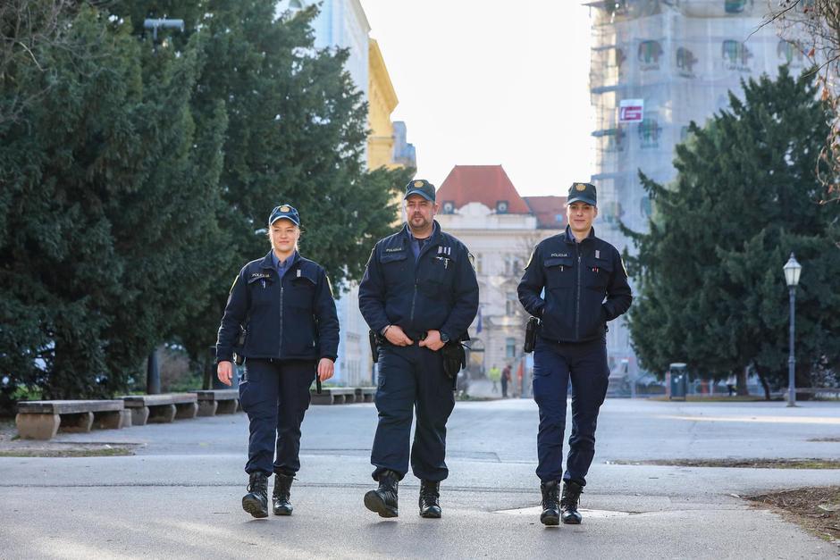 Zagreb: Policijski službenici koji su porodili trudnicu