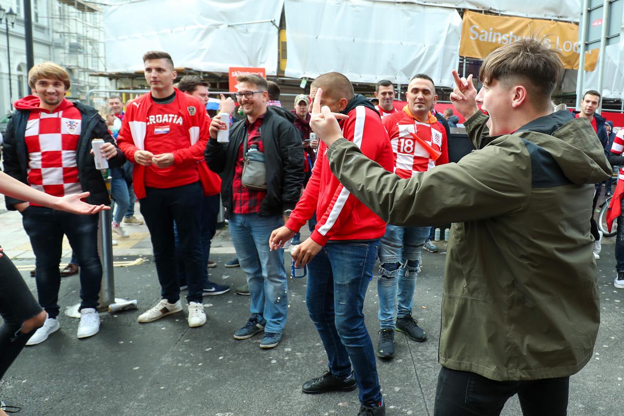 Hrvatski navijači u Ćardiffu
