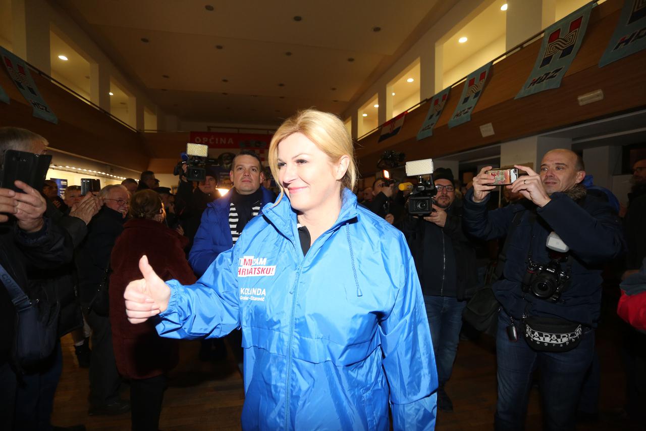 Kolinda Grabar Kitarović u ponoć u Dražicama krenula u izbornu kampanju