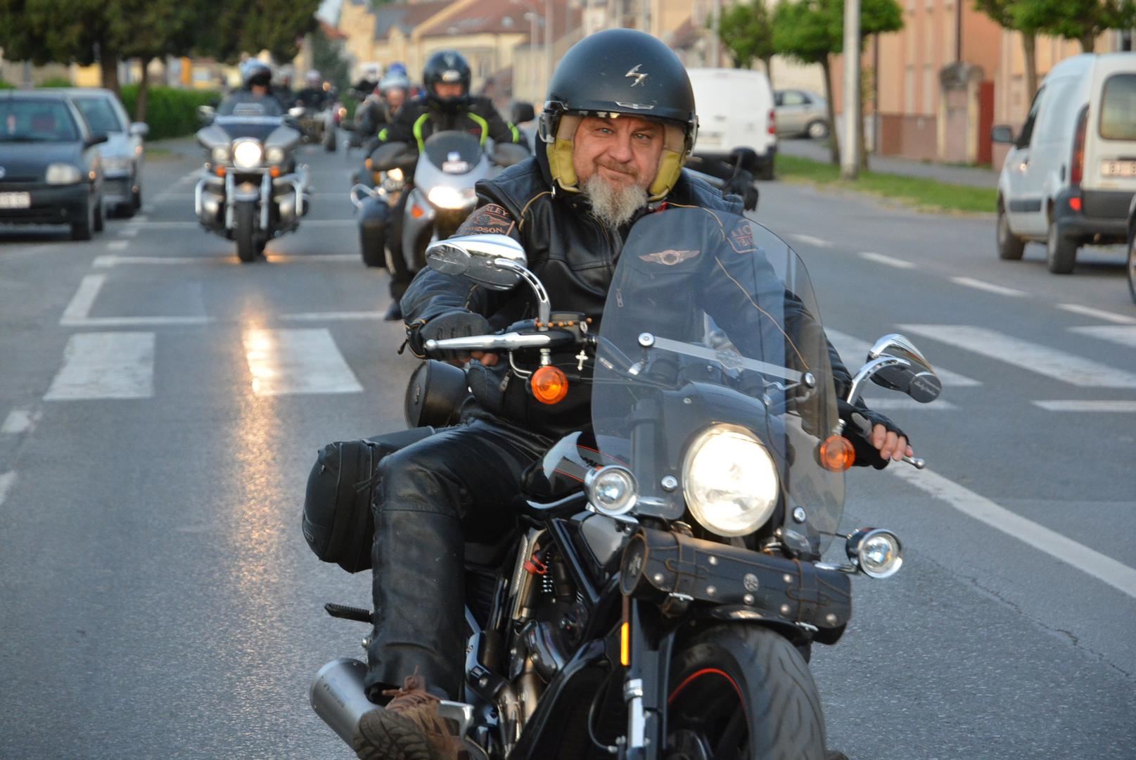 Motoristi u Bjelovaru Međunarodni praznik rada obilježavaju ranojutarnjom vožnjom gradskim ulicama od 5 do 7 sati ujutro.