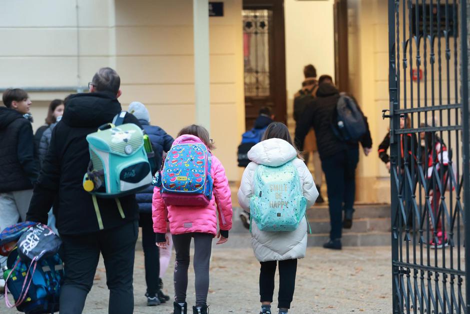 Zagreb: Nakon zimskih praznika danas je  počelo drugo školsko polugodište