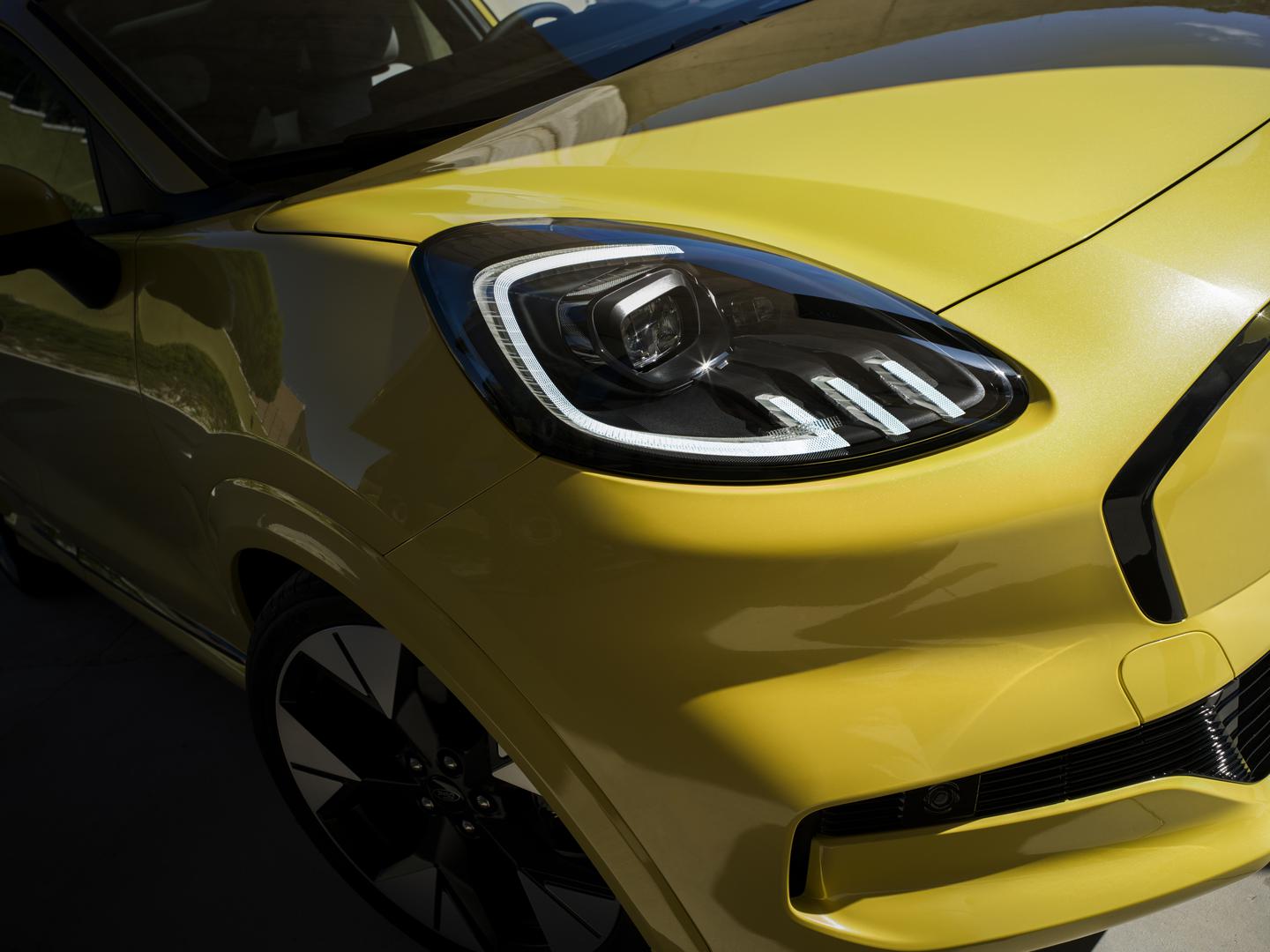 Iz Forda najavljuju da će električna Puma u prodaju krenuti početkom iduće godine. Proizvodi se u Fordovoj tvornici u Rumunjskoj, s tim da motori stižu iz Engleske. 