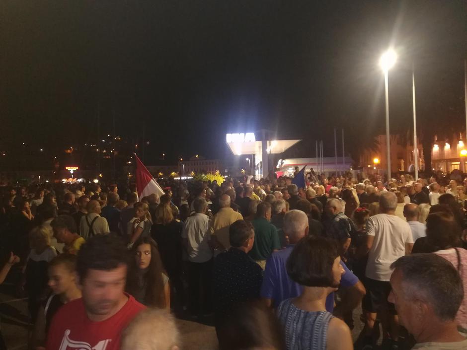 Vela Luka - ispraćaj Olivera Dragojevića