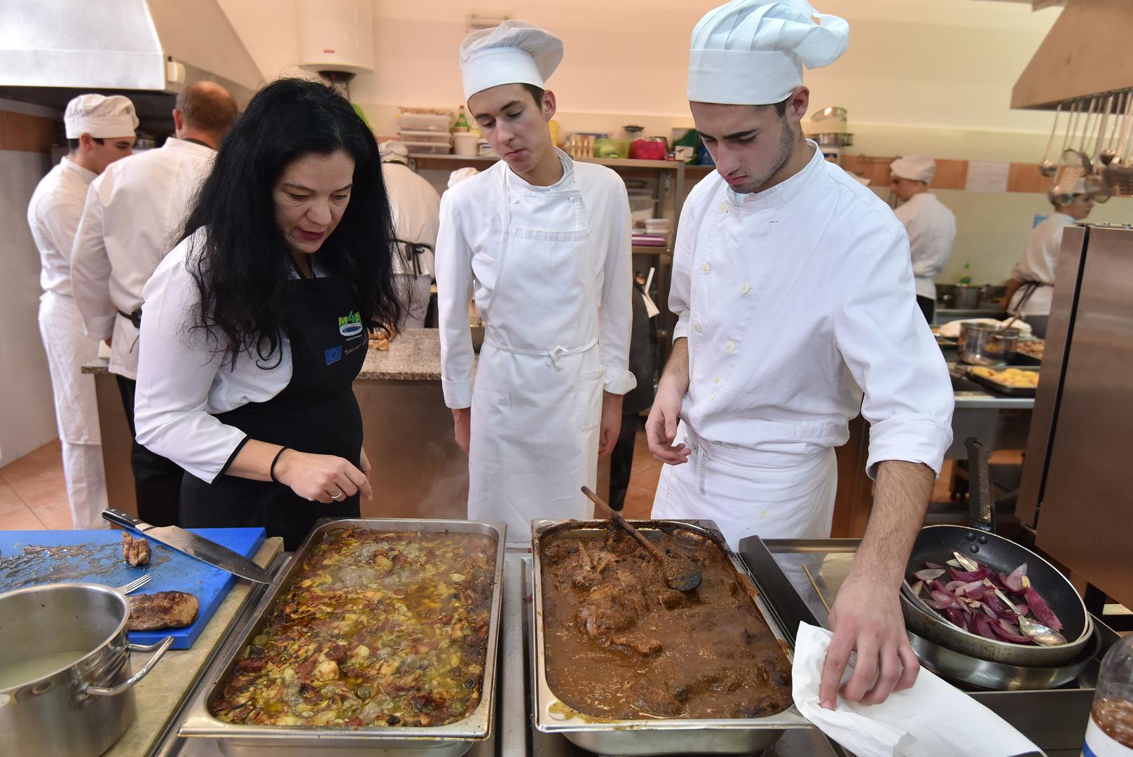 Učenici i studenti pozdravljaju prilike koje im se nude