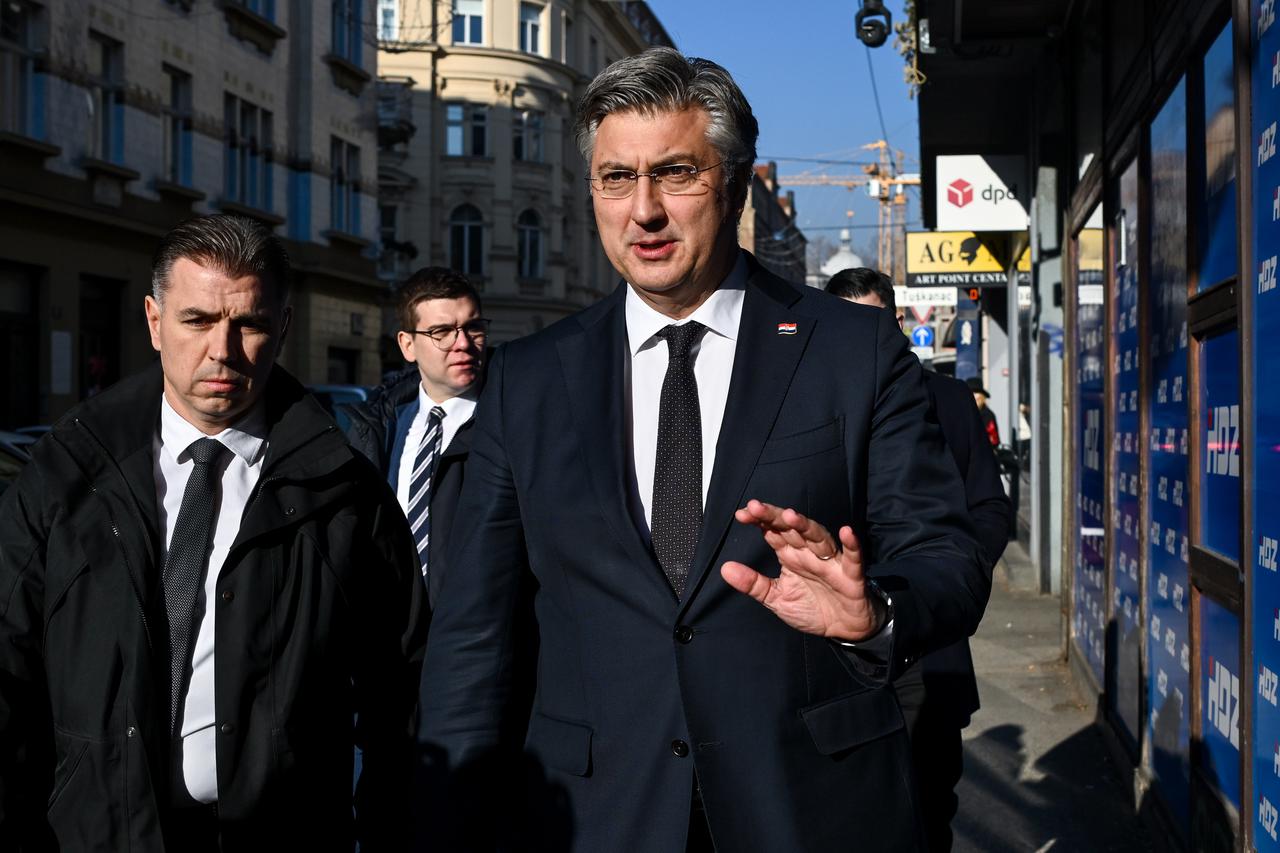 Zagreb: Dolazak članova HDZ-a na sjednicu Predsjedništva