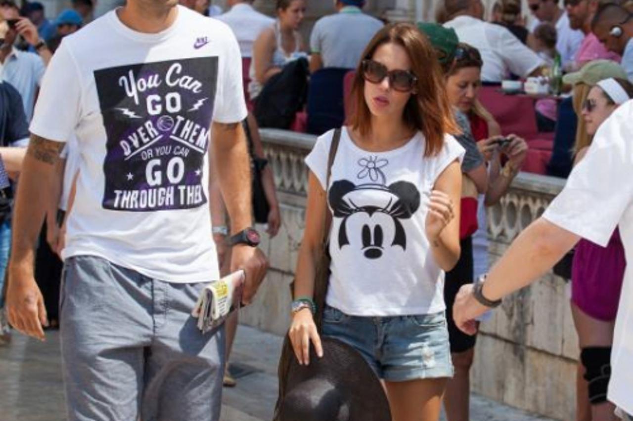 Ćorluka i Franka, portal (1)