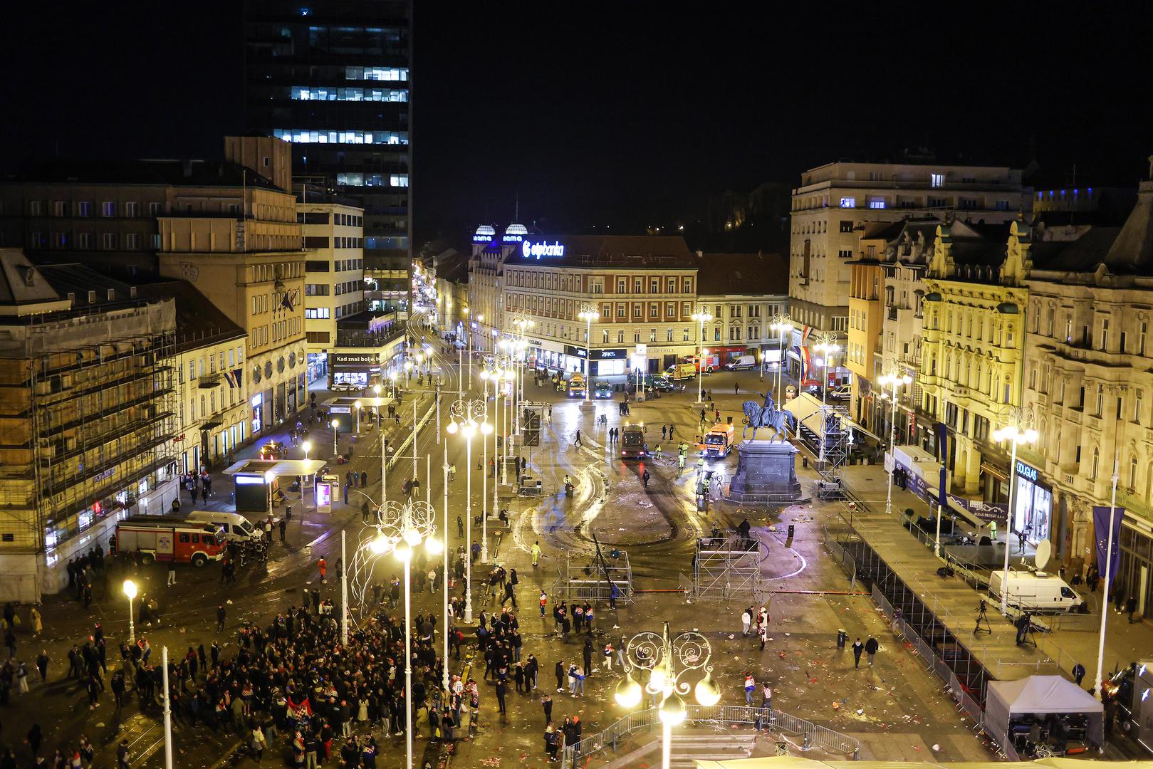 03.02.2025., Zagreb - Svecani docek hrvatske rukometne reprezentacije u Zagrebu nakon osvojenog drugog mjesta na Svjetkom prvenstvu. Radnici cistoce ciste Trg bana Josipa Jelacica nakon odlaska navijaca. Photo: Luka stanzl/PIXSELL