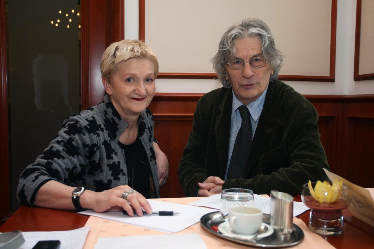 14.01.2014., Zagreb - Portret akademika Zlatka Boureka s novianrkom Vecernjeg lista Anom Lendvaj. Photo: Grgur Zucko/PIXSELL