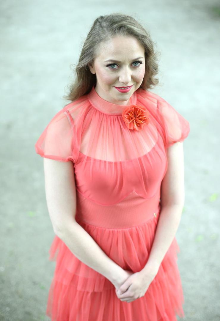 Radi se o "Ponos i predrasude - uvertira", a tim povodom imali smo je i priliku vidjeti u javnosti što u posljednje vrijeme nije slučaj.