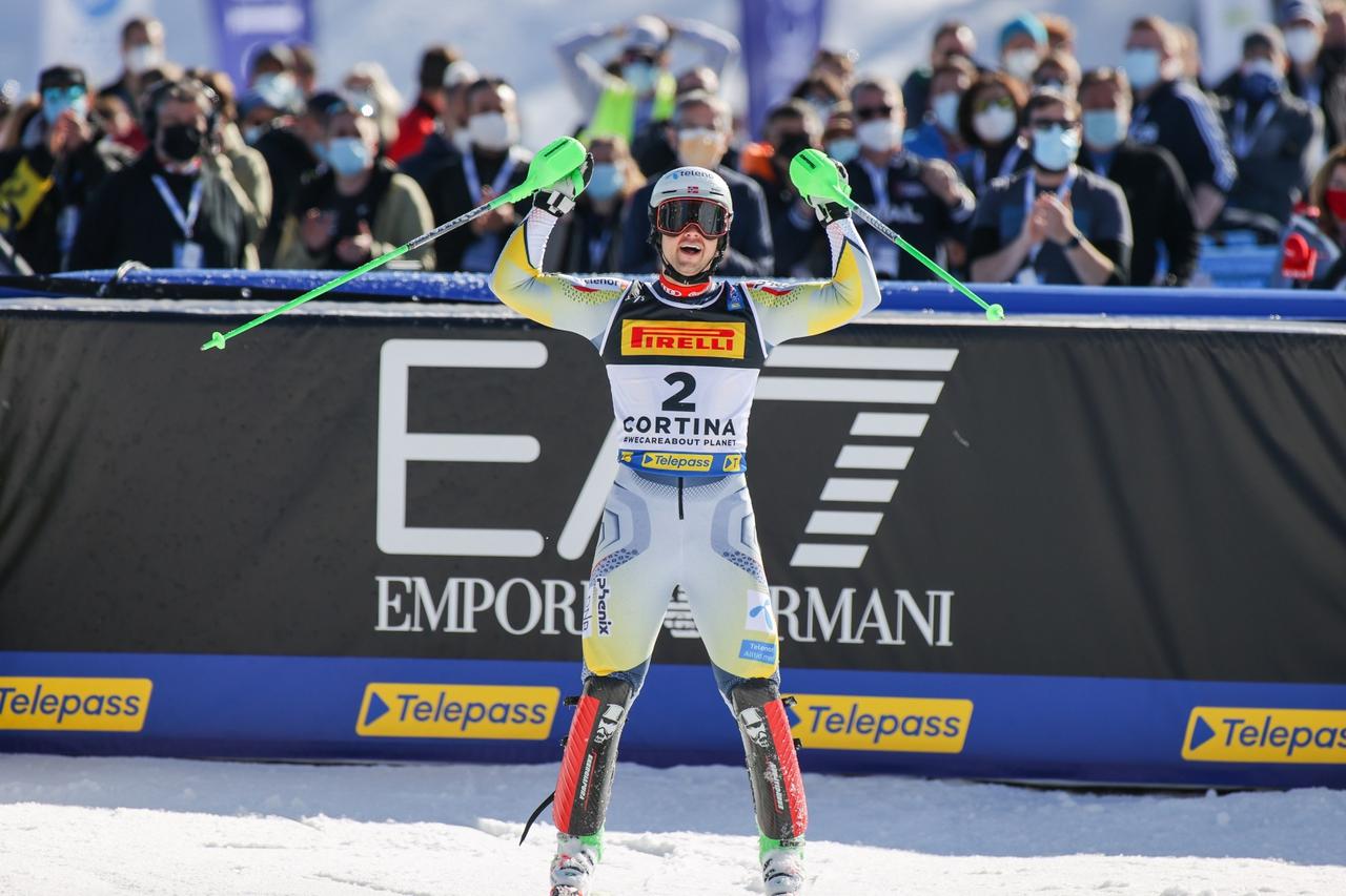 alpine ski race - 2021 FIS Alpine World SKI Championships - Slalom - Men