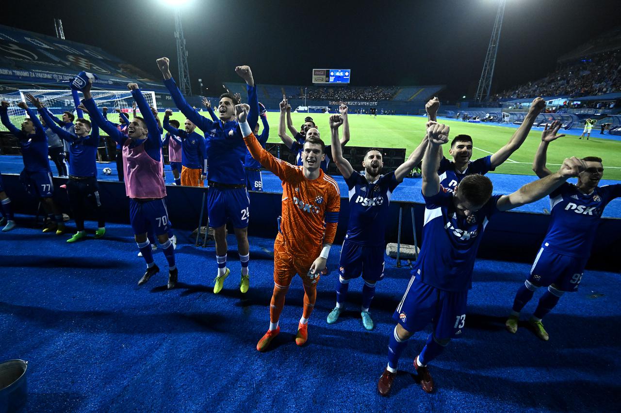 Zagreb: Slavlje igrača Dinama nakon pobjede nad Hajdukom rezultatom 4:1