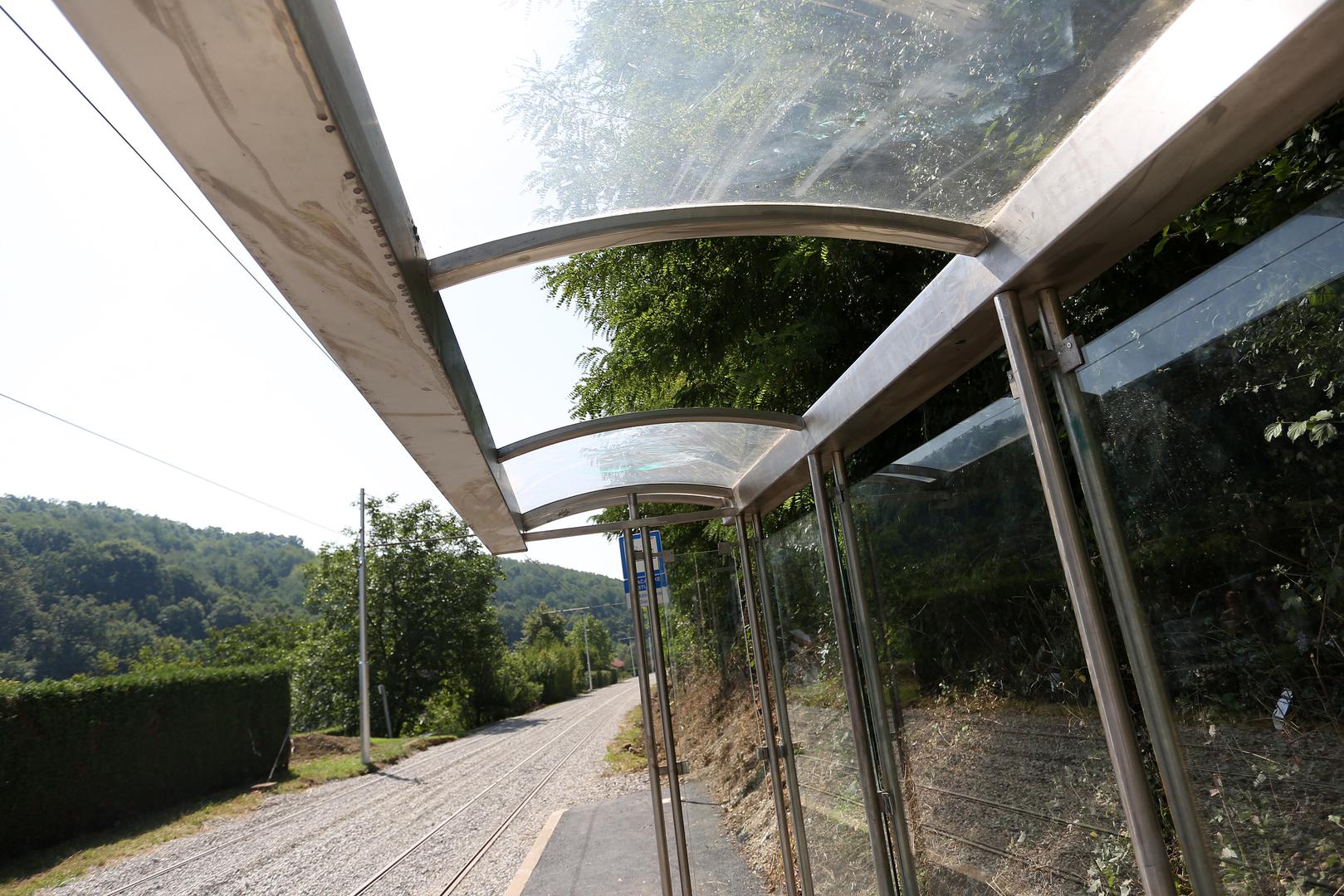 Nekim nadstrešnicama nedostaje dio krova