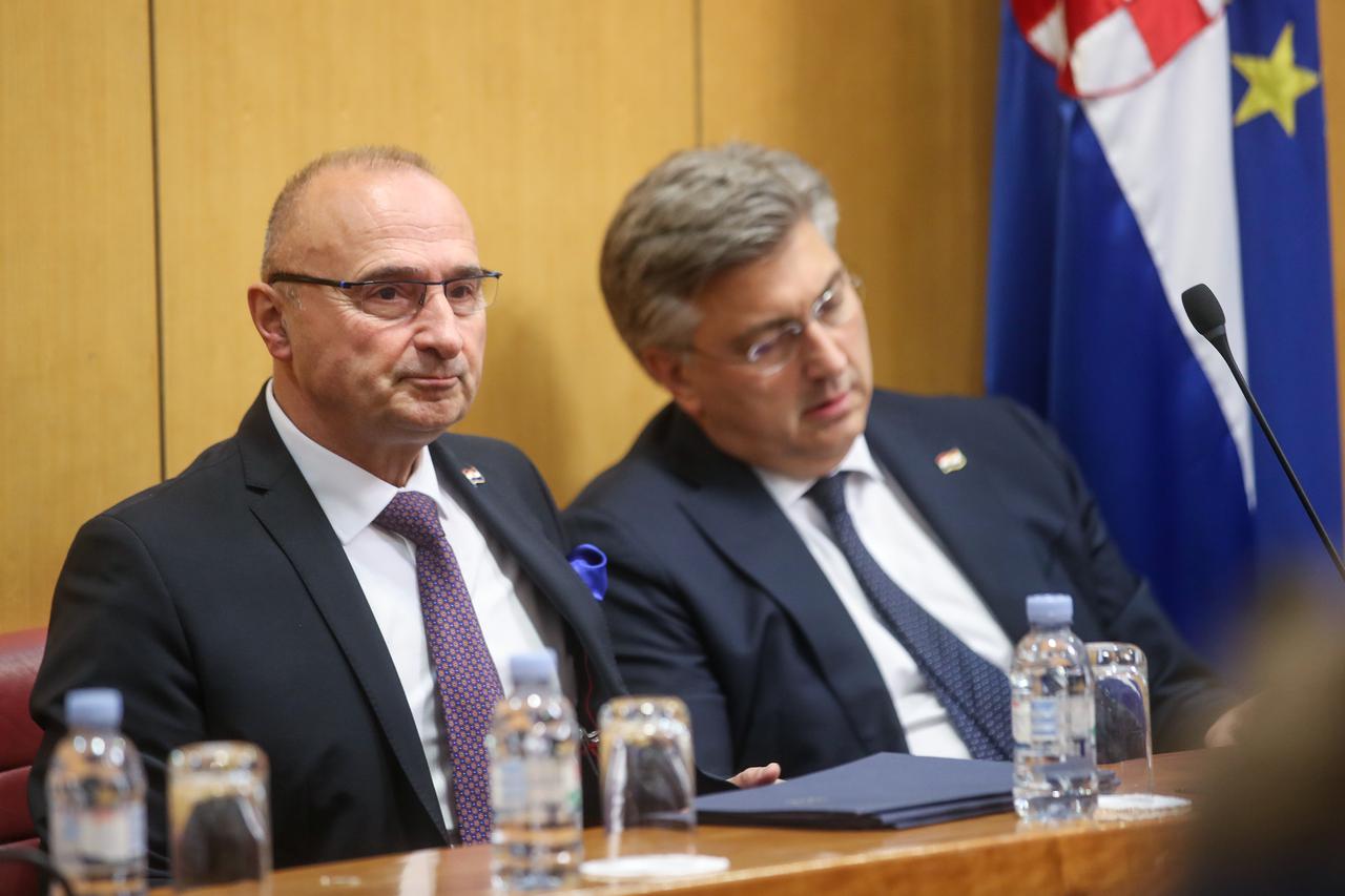 Zagreb: Andrej Plenković u Saboru na raspravi o opozivu ministra Grlića-Radmana