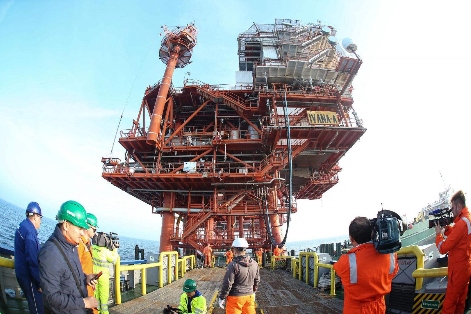 23.10.2019., Pula - Proizvodna platforma Ivana A/K kojom upravlja operativna kompanija INAgip povodom 20 godina od pocetka eksploatacije plina u Jadranu. Platforma Ivana A je sredisnja platforma eksploatacijskog polja ugljikovodika "Sjeverni  jadran". Kompresorska platforma Ivana K smjestena je neposredno uz platformu Ivana A i s njom je povezana mostom. Photo: Marin Tironi/PIXSELL