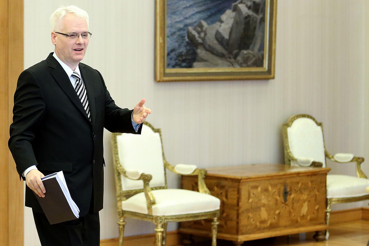 24.01.2014., Zagreb - Predsjednik Republike Ivo Josipovic u Uredu predsjednika odrzao je sjednicu Savjeta za gospodarstvo na temu procedure prekomjernog proracunskog deficita u koju RH formalno ulazi krajem sijecnja. Izjave nakon sjednice dali su Predsjed