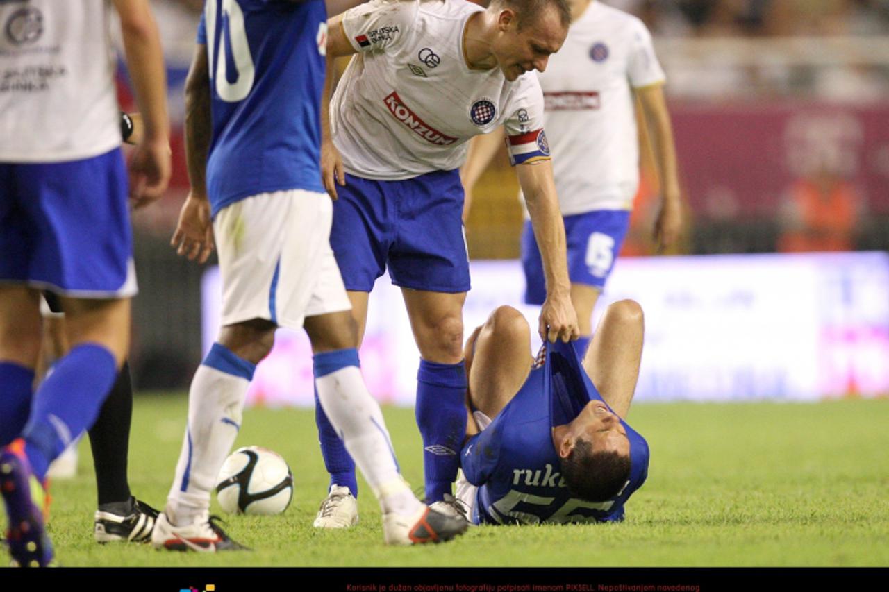 '10.09.2011., Split - Nogometna utakmica 7. kola 1. HNL, NK Hajduk - GNK Dinamo. Srdjan Andric i Ante Rukavina. Photo: Igor Kralj/PIXSELL'