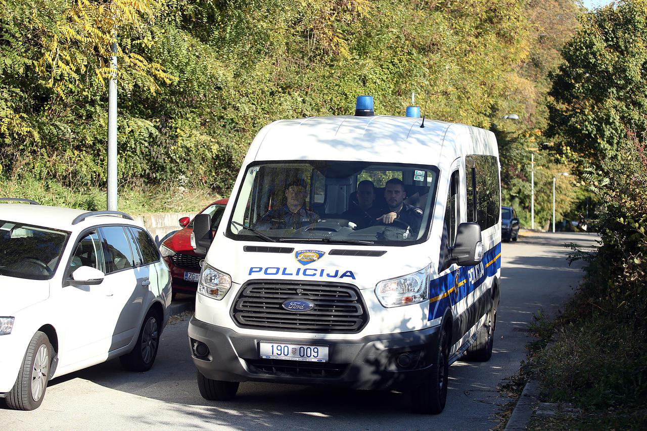 Zagreb: U popodnevnim satima po?eo pretres ku?e Hrvoja Balenta, osumnji?enog u akciji Agrokor