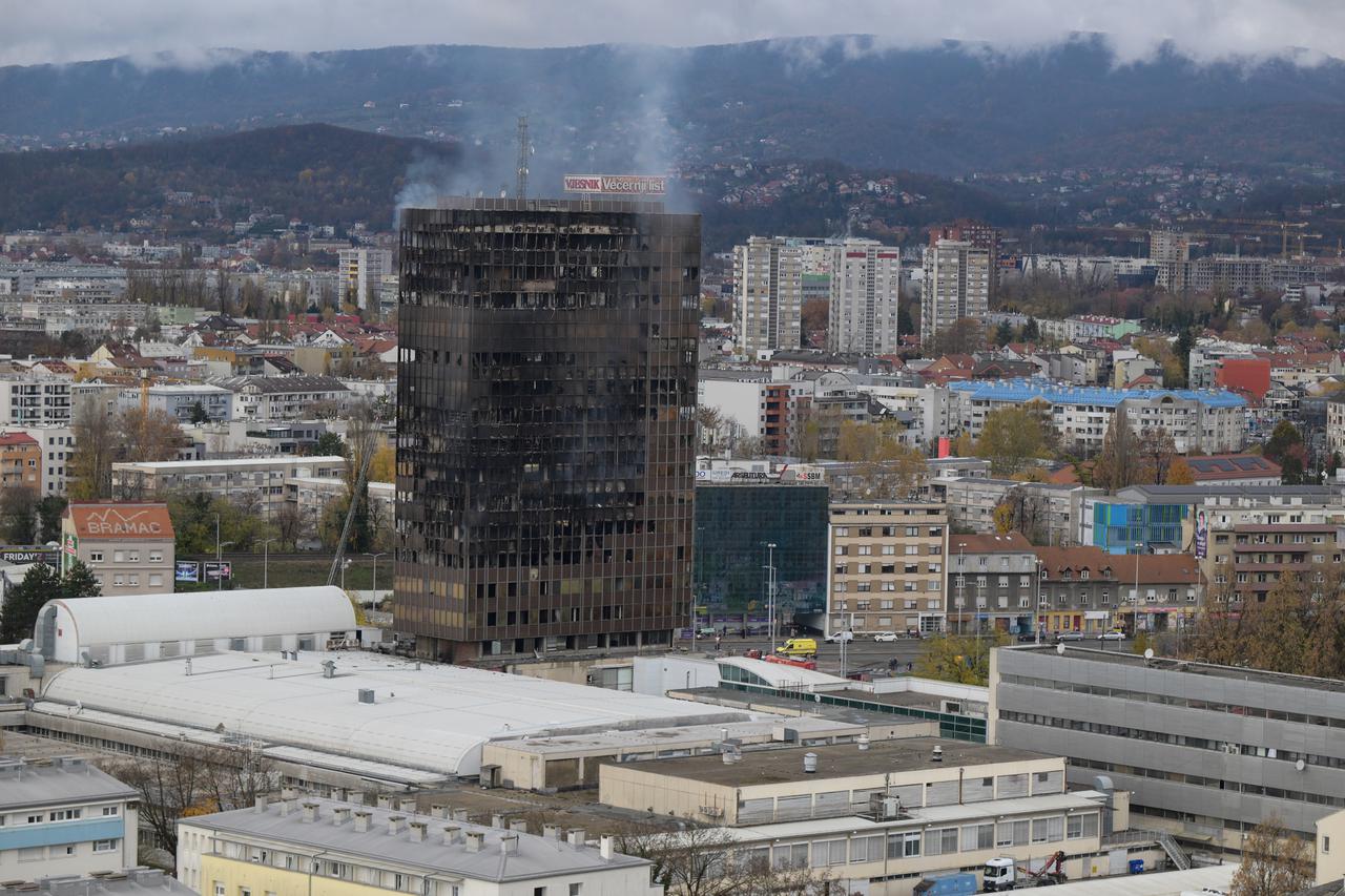 Zagreb: Pogled na izgoreni Vjesnikov neboder 