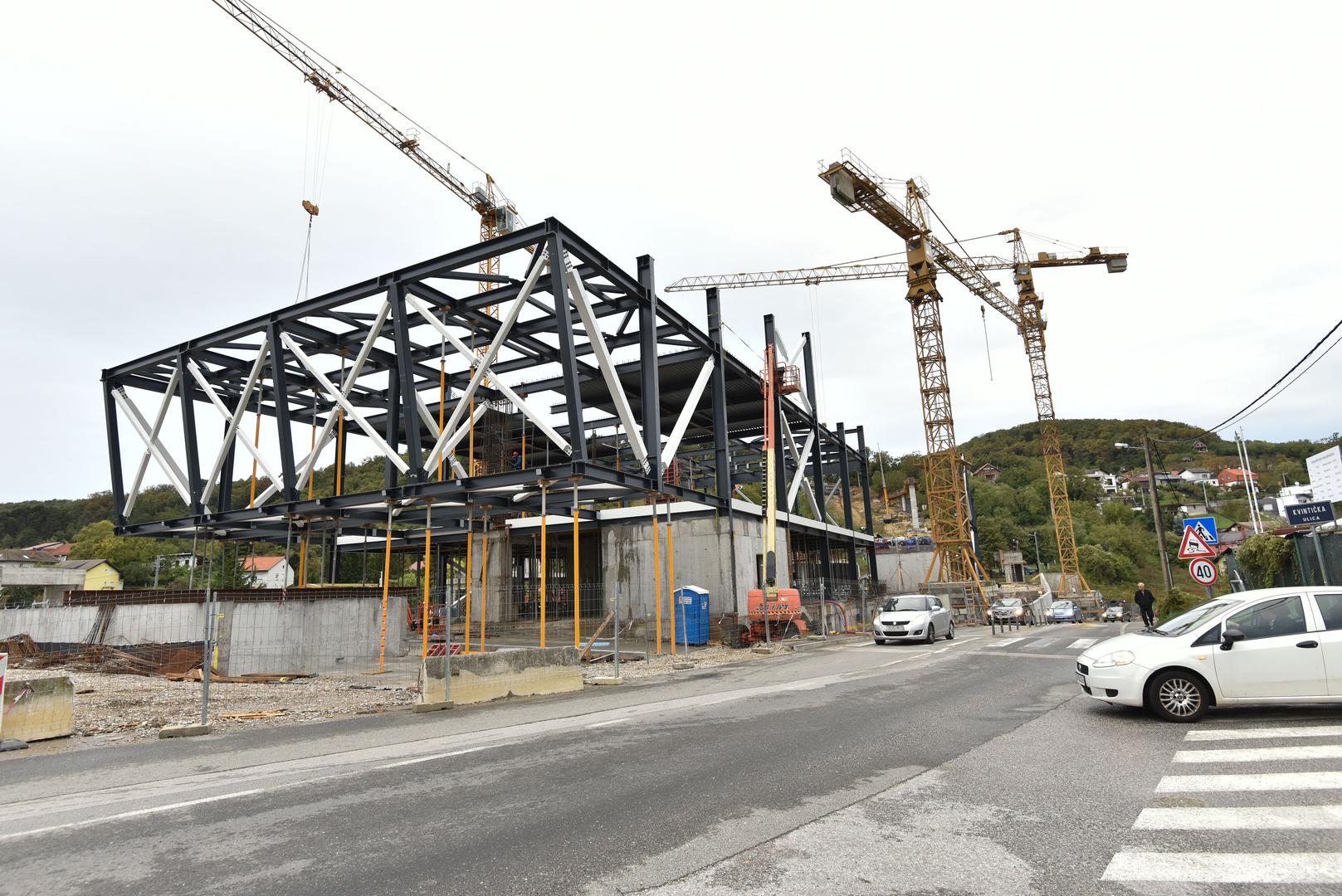 Izgrađena je konstrukcija zgrade s polazišne točke.