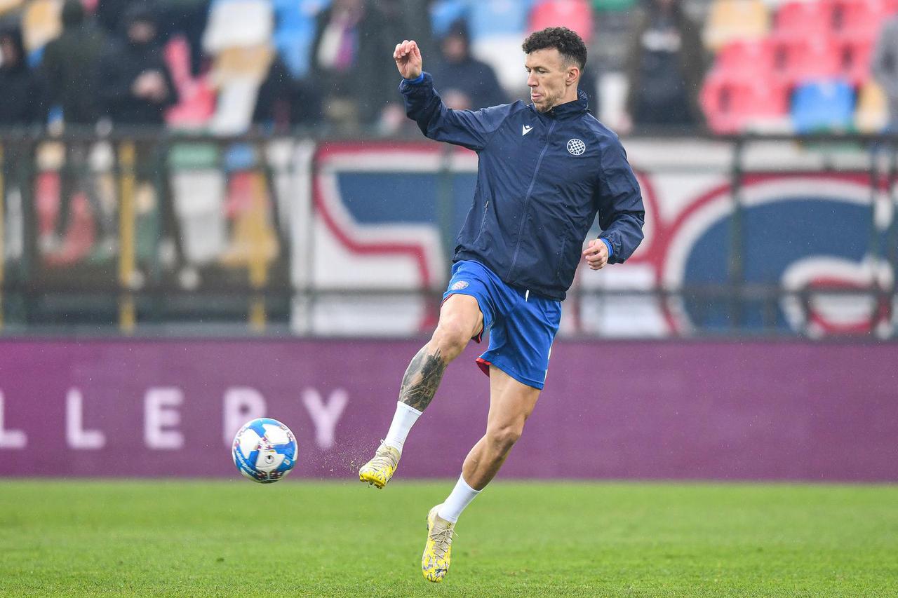 Velika Gorica: Ivan Perišić na zagrijavanju uoči utakmice Gorica - Hajduk