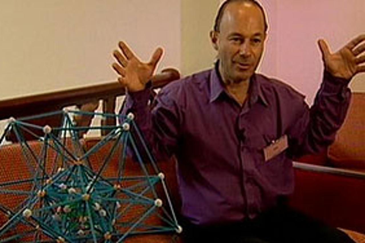 Jain je matematičar iz Mullumbimbyja u Australiji, autor sedam knjiga o svetoj geometriji i vedskoj matematici