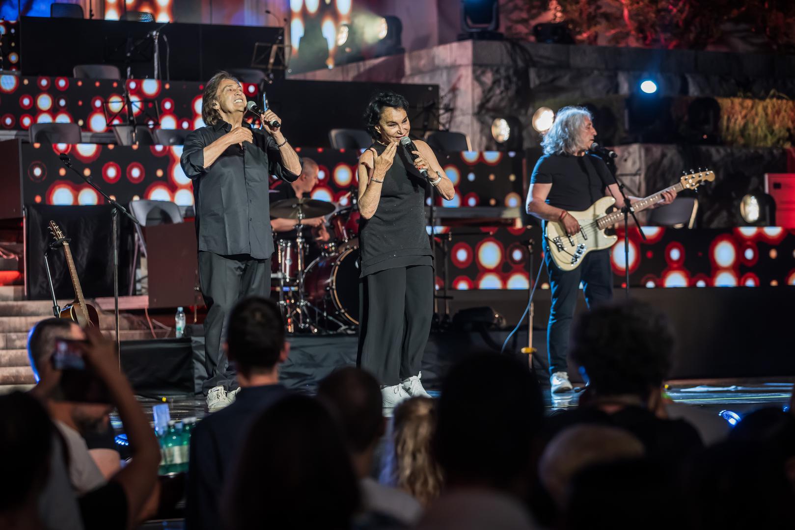 Melodije Jadrana 2026, vrhunski spektakl hrvatske glazbene pop scene, već četvrtu godinu zaredom uspješno se pozicionirao kao najsnažniji glazbeni događaj na početku ljeta kao uvertira vrhunca ljetne sezone, razvijajući poseban odnos s najkvalitetnijim izvođačima, autorima i glazbenicima koje hrvatska glazba ima.