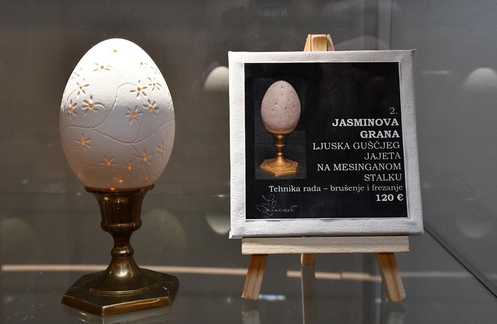 03.04.2025., Pozega: U Muzeju grada Požege otvorenje izlozbe jedinstvenih umjetnickih dijela pod nazivom "Umjetnine od ljuski jaja" autora Zorana Lucica. Izlozba je humanitarnog karaktera. Photo: Ivica Galovic/PIXSELL