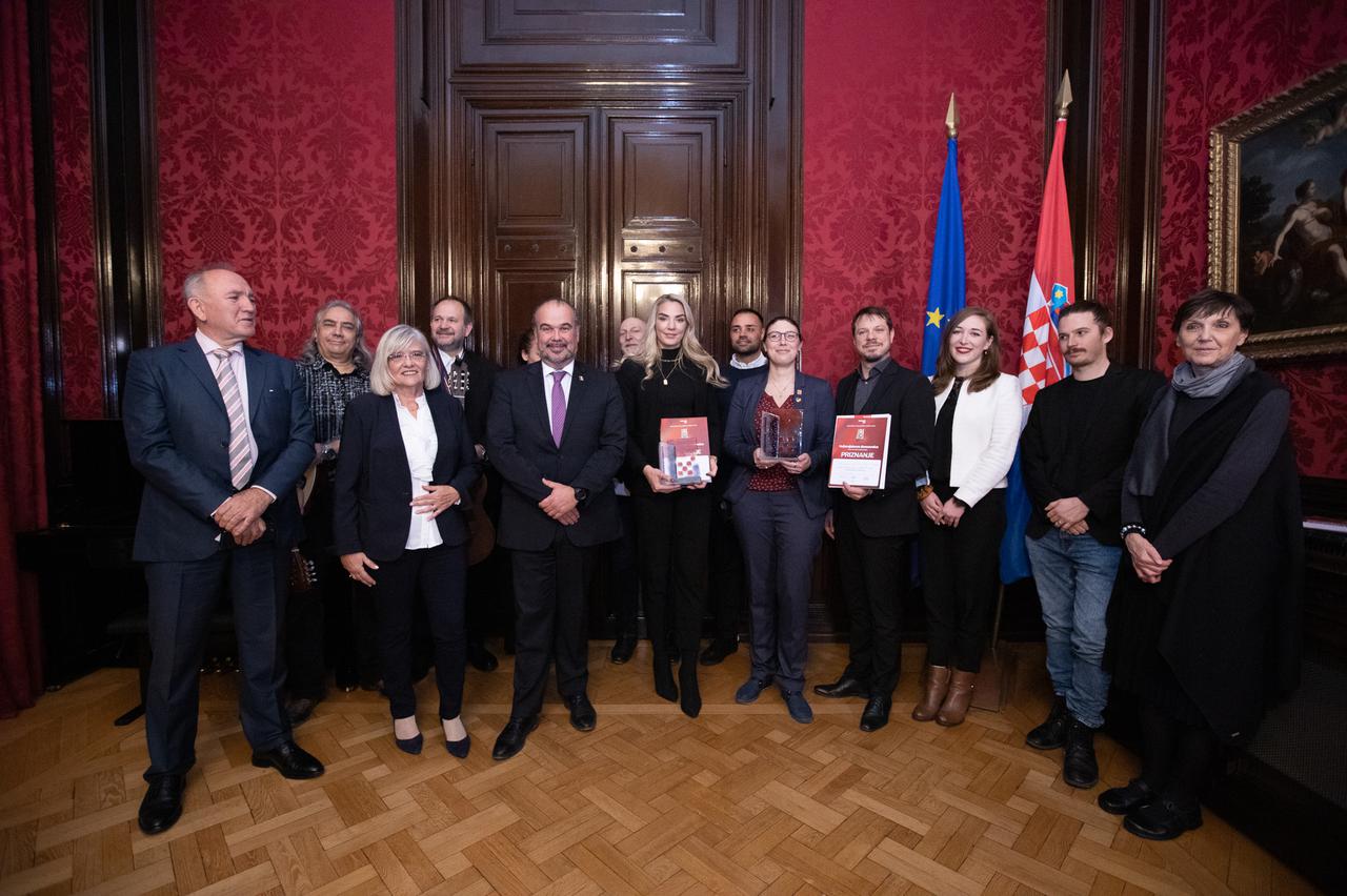 Večernjakova domovnica 2021. dodjeljena dobitnicima u hrvatskom Veleposlanstvu u Beču
