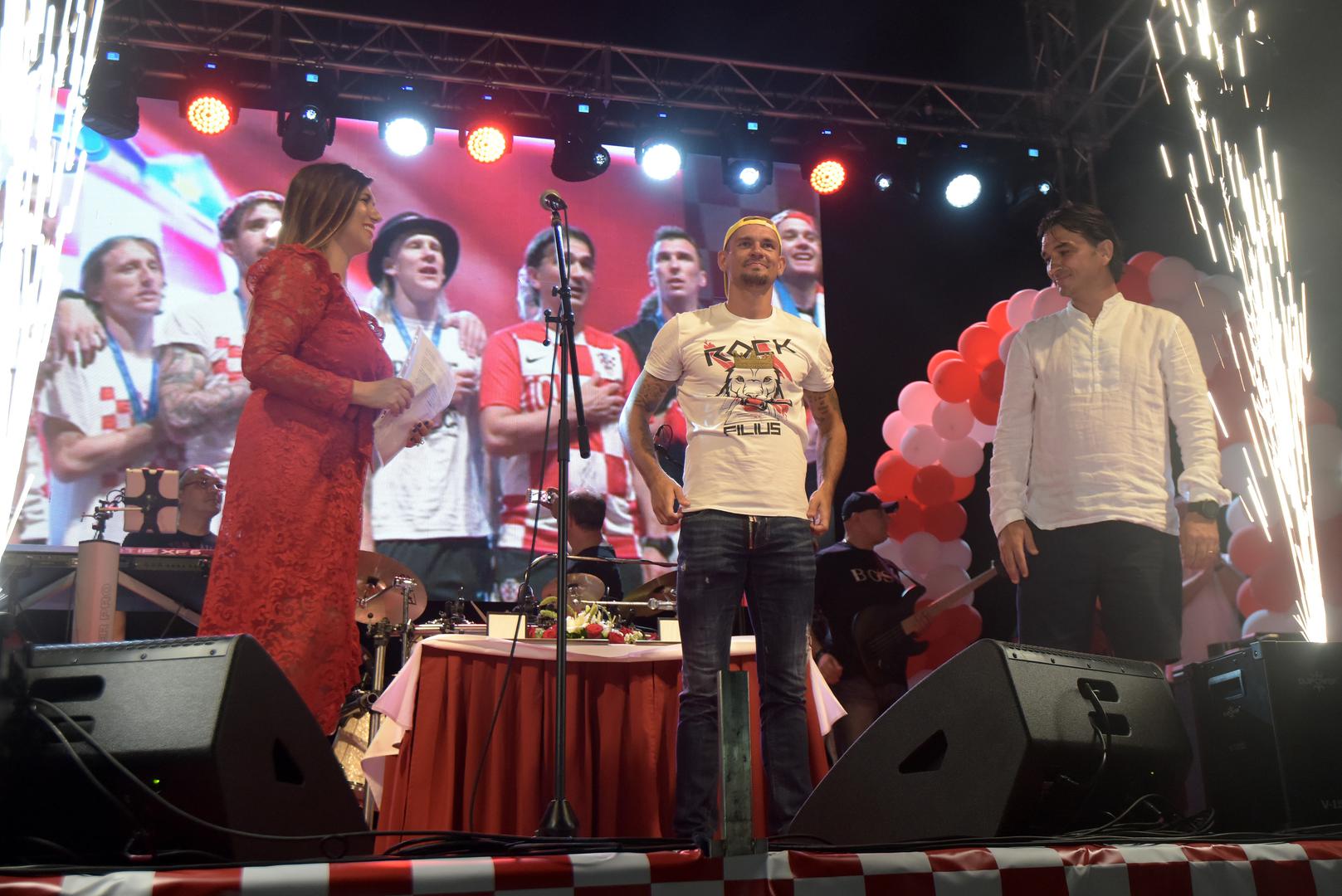 Izbornik Zlatko Dalić i Dejan Lovren proglašeni su počasnim građanima Novalje