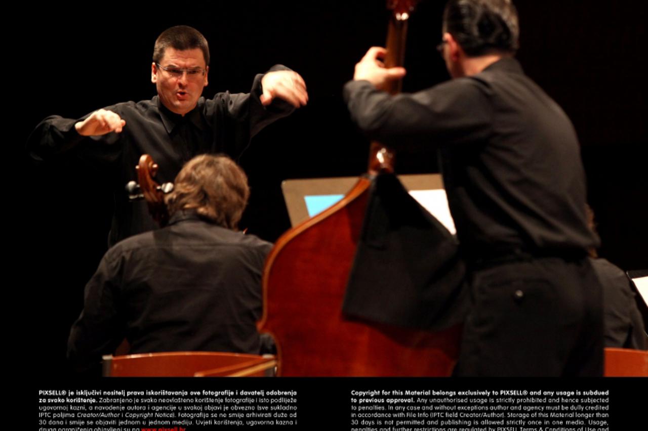 '30.01.2009., Zagreb, Hrvatska - Koncertan dvorana Vatroslav Lisinski, jubilarni 10 sezonski koncert Hrvatskog Baroknog Ansambla..Photo: Marko Prpic/PIXSELL'