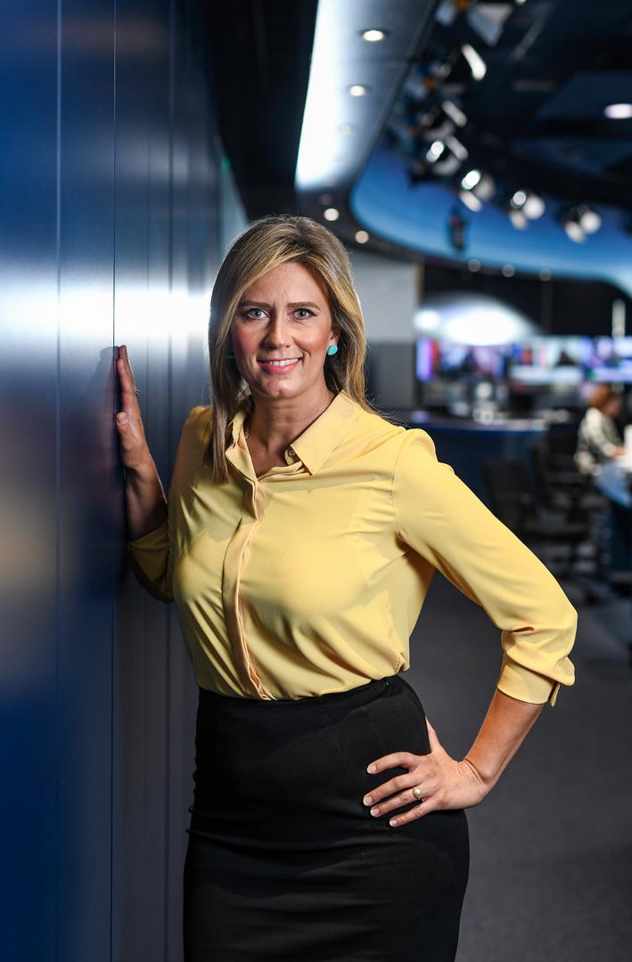 Iako o osobnim iskustvima rijetko govori, njezina dugogodišnja televizijska karijera odvijala se usporedno s velikim privatnim promjenama i životnim izazovima. 