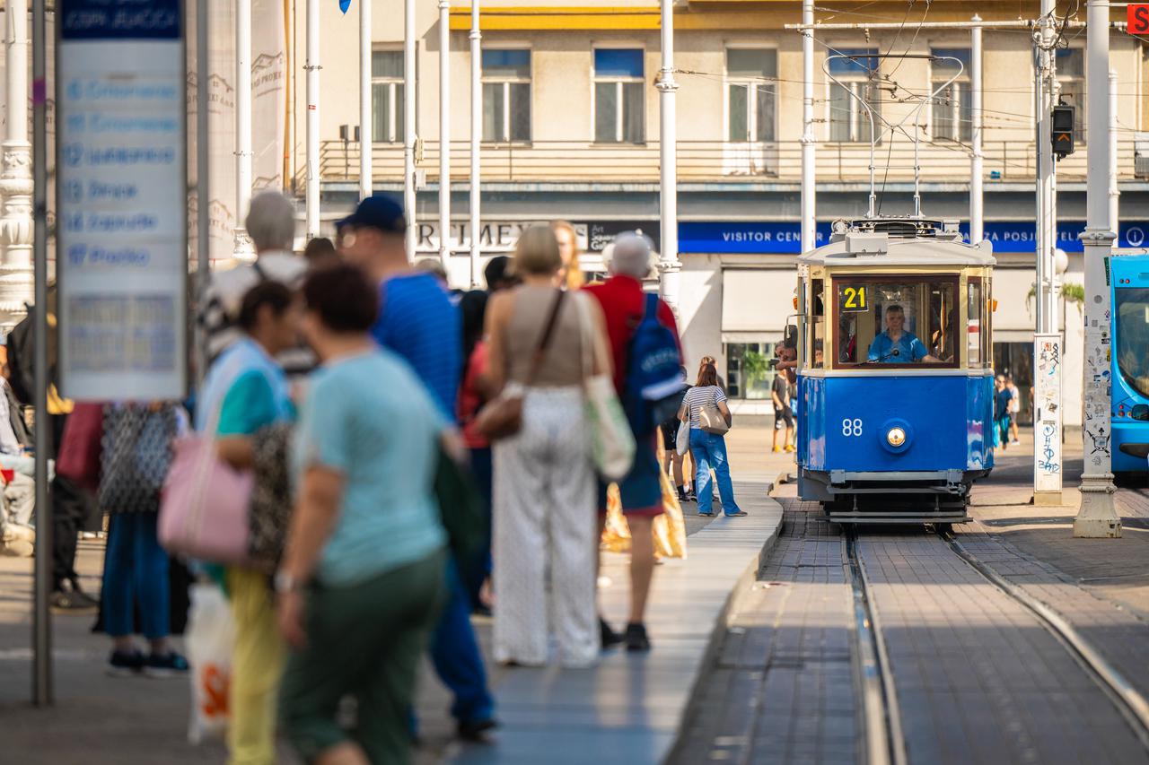 Zagreb: ZET slavi rođendan nostalgičnim vožnjama muzejskom linijom 21 