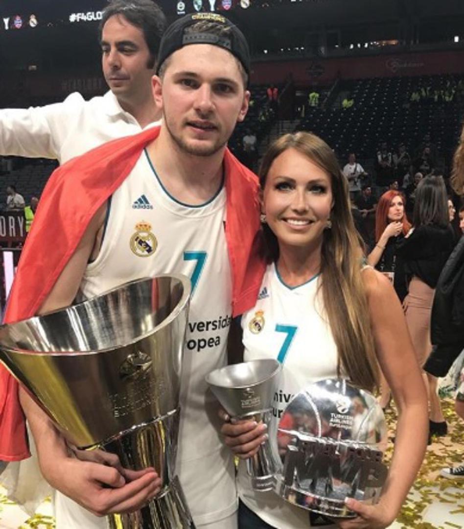 Luka Dončić, slovenski košarkaš koji je pokorio Europu, pojavio se sinoć na NBA draftu.