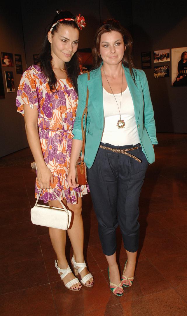 Serija 'Zauvijek susjedi' emitirala se na Novoj TV od rujna 2007. do svibnja 2008. godine, a nakon tog uspjeha Lucija je nastavila nizati uloge u projektima poput 'Dobrih namjera', 'Zakona ljubavi' i filma 'Trajna posudba'.