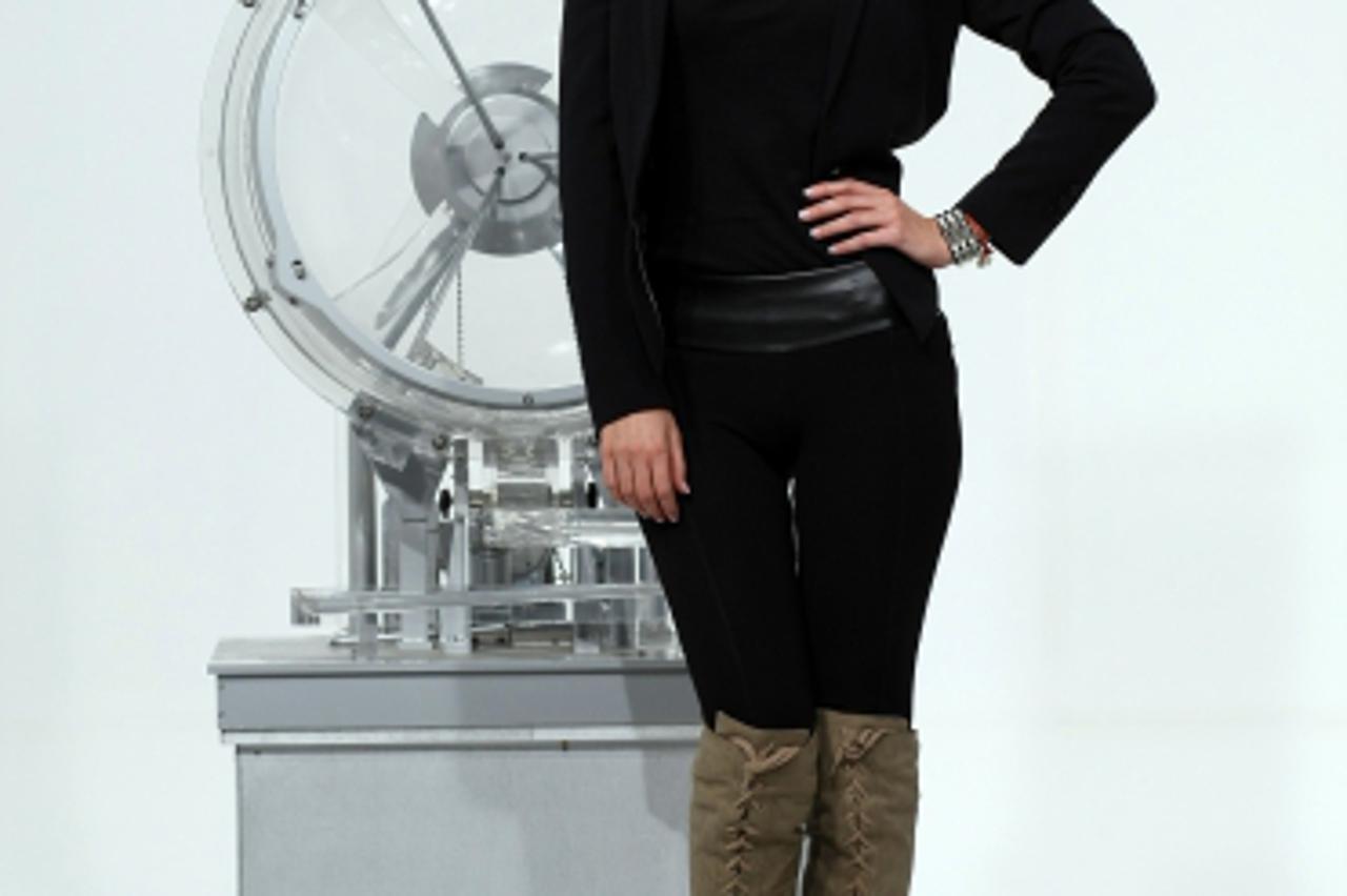 '16.03.2012., Prisavlje bb, HRT, Zagreb -  Proba novog izvlacenja Lota Hrvatske Lutrije u studiju 8. HRT-a. Nove voditeljice Vanja Halilovic i Jelena Glisic te scena i grafika dio su \'novog ruha\' po