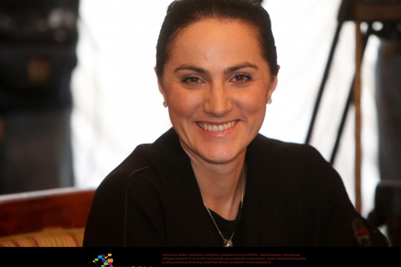 '07.01.2010., Zagreb - Redovna sjednica Vlade RH odrzana je u Banskim dvorima na Trgu sv. Marka pod predsjedanjem premijerke Jadranke Kosor. Bianca Matkovic.  Photo: Boris Scitar/PIXSELL'