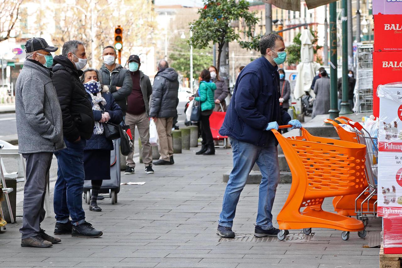 Naples Coronavirus city views