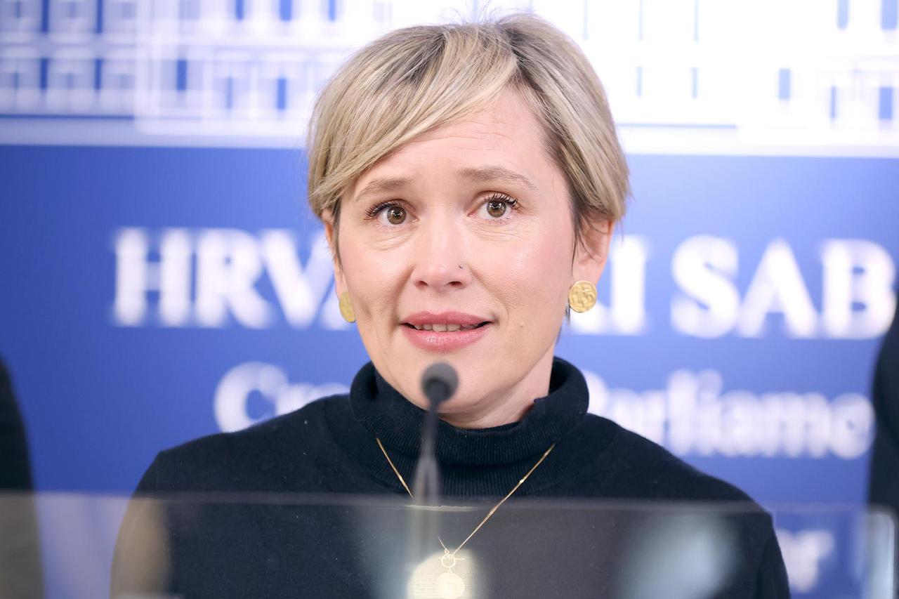 Zagreb: Ivana Kekin o istražnom povjerenstvu o femicidima