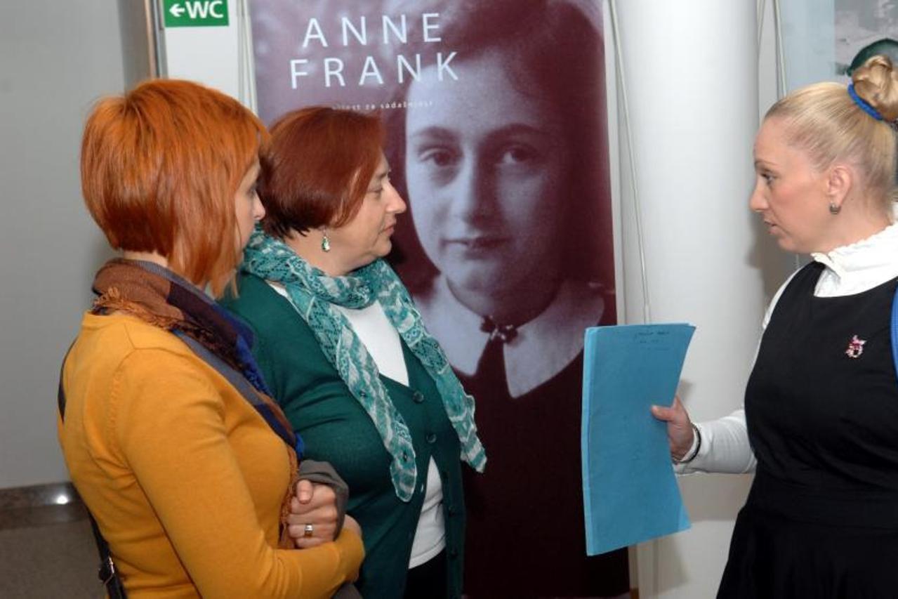 izložba,Anne Frank