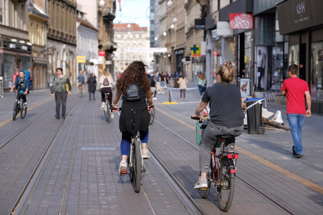 Zagreb: Zbog zabranjenog prometa, Ilica i Jurišićeva pune su pješaka i biciklista
