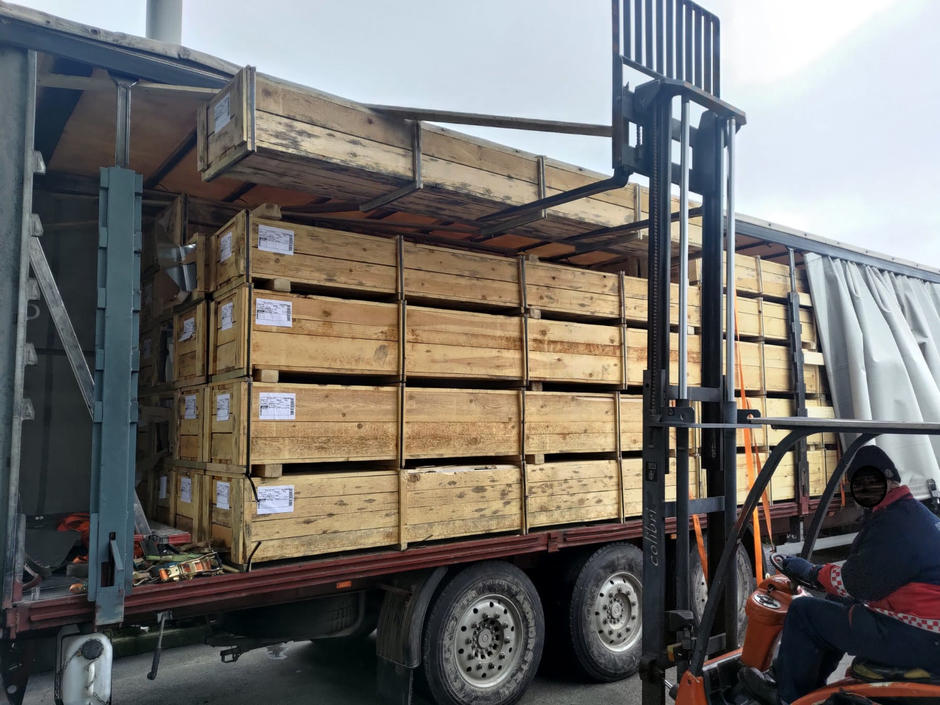 Grk pokušao prokrijučariti 305.110 kutija cigareta