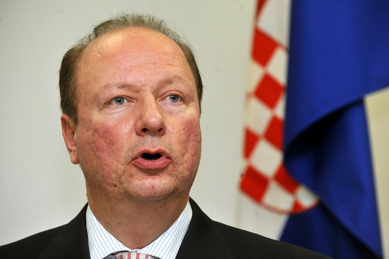 '12.10.2010., Skupstina Odbojkaskog saveza, Hotel I, Zagreb - Skupstina Odbojkaskog saveza. Zdeslav Barac, predsjednik Hrvatske obojkaske udruge.  Photo: Goran Stanzl/PIXSELL'